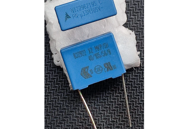 0.33uF 305V AC BOX FILM CAPACITOR Class X2 330nF epcos 15mm pitch