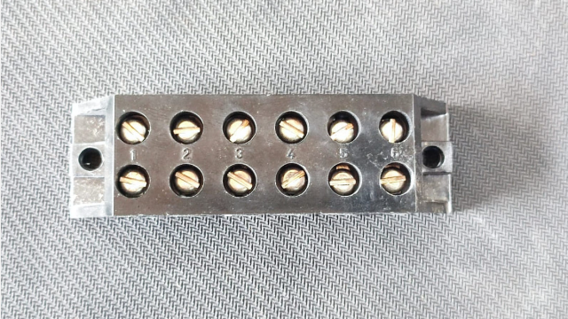 SE589 Terminal Block Close Type HT 30A 6 Way