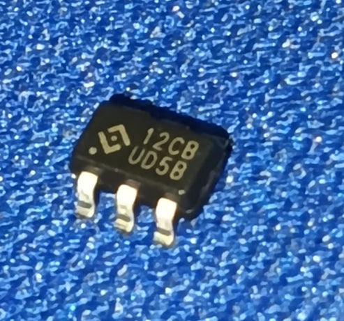 HY2112-CB SOT-23-6 HYCON Battery Protection IC LiFePO4 Battery 12CB IBAT21457