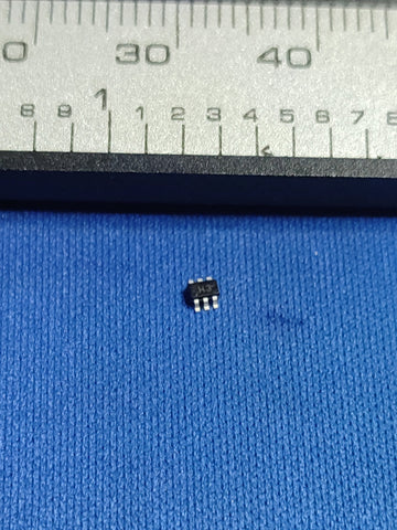 UMH3N SOT-363 H3 CBI 50V 100mA Dual NPN Digital Transistors IBAT20642
