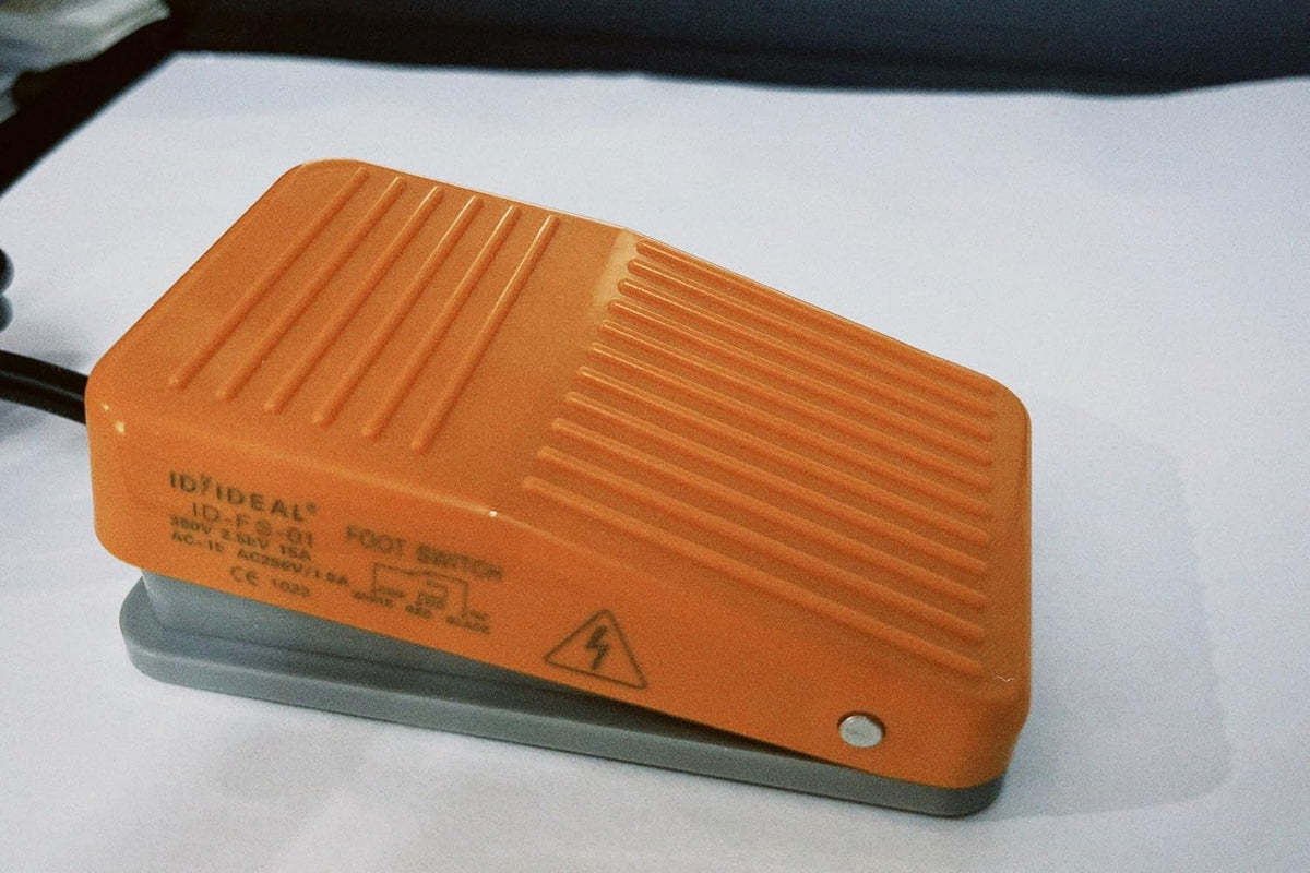 DS-FS-01 FOOT PEDAL SWITCH 10A 250V 1M WIRE WORKS BOTH IN N/O N/C IBAT21689