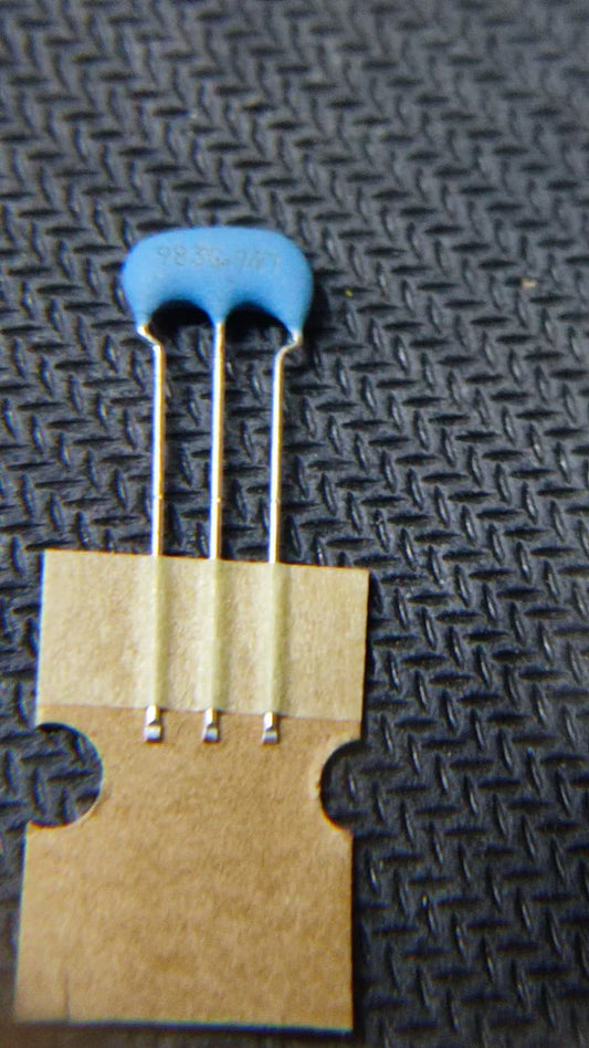 CSTLS9M83G53-A0 9.83MHz SIP-3-2.5mm Ceramic Resonators Oscillator