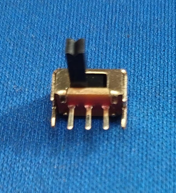 SK12D07VG6 8.7x4.7mm SHOU HAN Slide Switch Right angle SPDT 300mA   IBAT21384