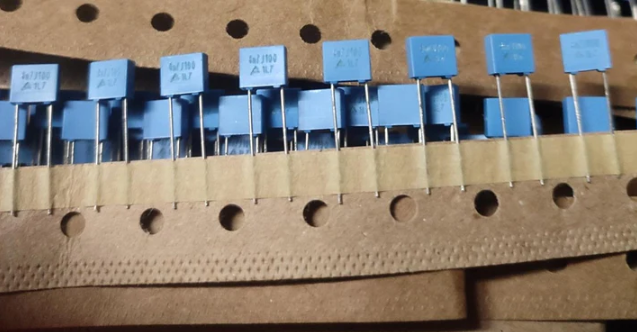 4.7NF 100V BOX FILM CAPACITOR POLYESTER 4n7100 472