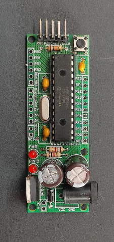 dsPIC30F2010 DEVELOPMENT BOARD