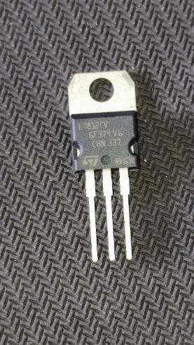 7812 12V 1A TO-220F VOLTAGE REGULATOR AUK S7812PI IBAT12273