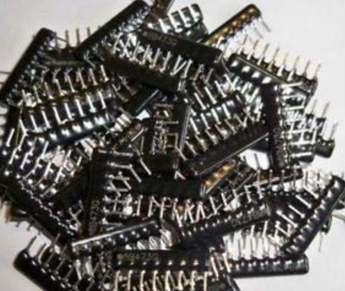 4.7K OHM 9 PIN Network Resistor 4K7 A472J