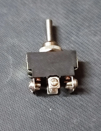 Toggle Switche SE609  10 Amp DPDT On Off On 6 leg