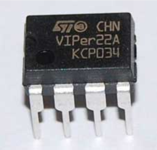 VIPER22A DIP8 ST