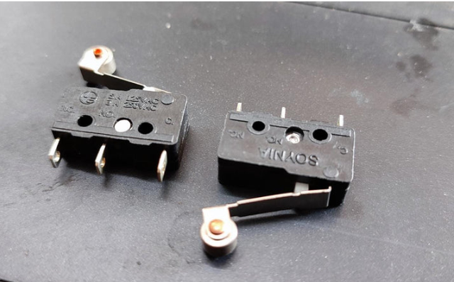 SE822 Limit switch With Pulley Roller SPDT 3A 250V