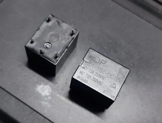 Relay 12V 10A  HDP SPST