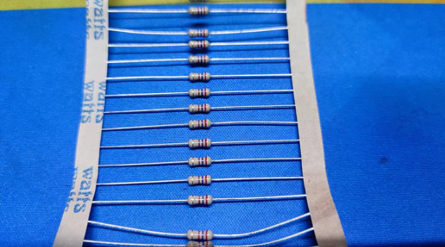 2.7K 0.25W RESISTOR CFR TOLERANCE 5% 2K7
