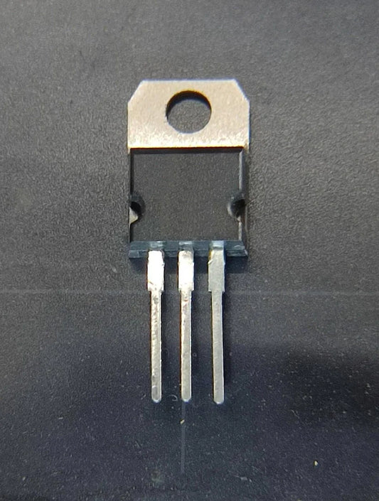 LM1084 REGULATOR IC