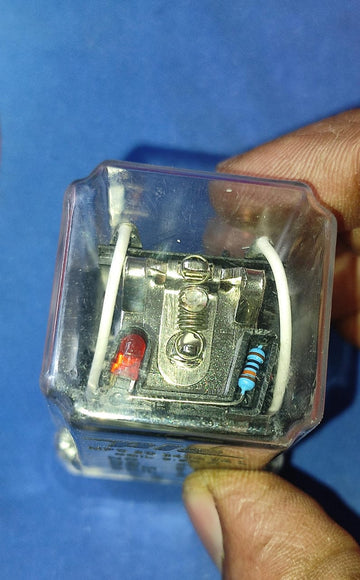 MPC 2C 240A 5A L 240V AC Relay 8 PIN PLA DPDT  IBAT21382