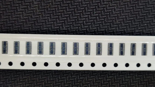 YC248-JR-07220RL 220 OHM 0402x8 Resistor Network Arrays SMD 220E 220R
