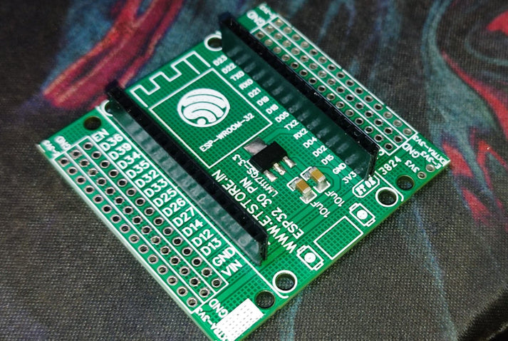 ESP32 30 PIN BREAKOUT BOARD WITH 3.3V REGULATOR 30PIN IBAT22042